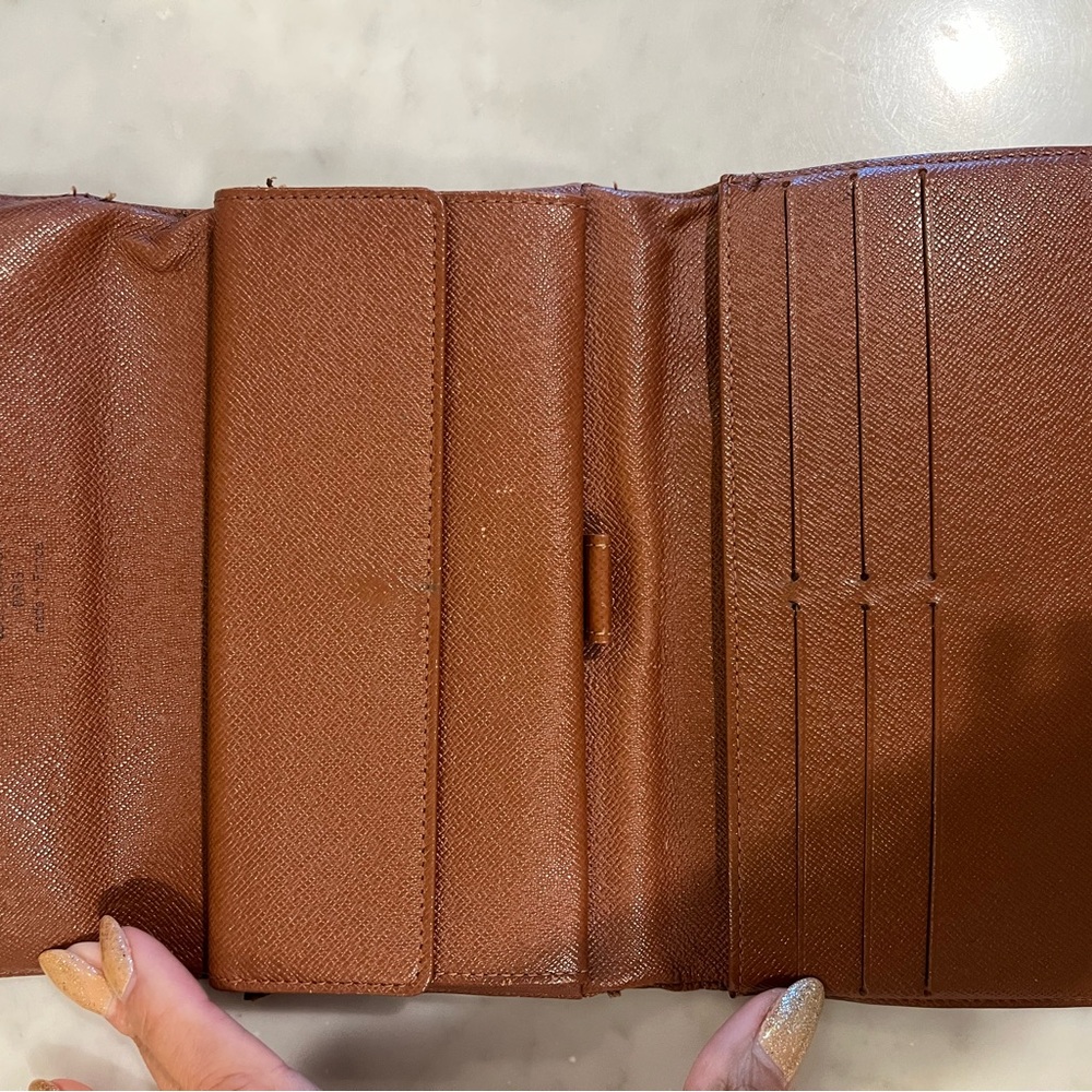 Louis Vuitton Monogram Wallet - Picture 3 of 12
